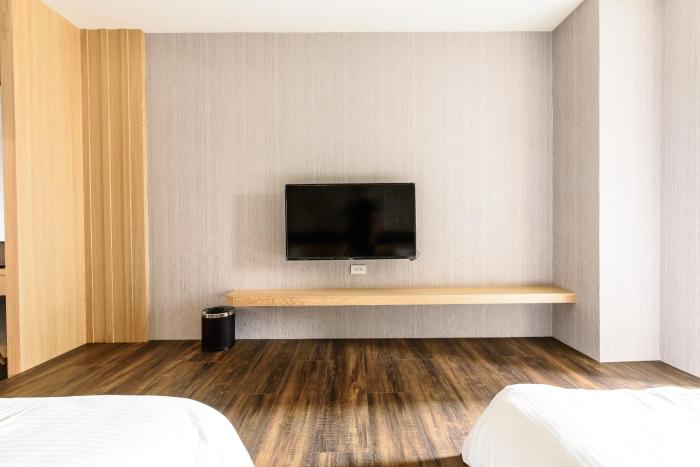treehouse hostels