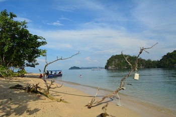 the jemuruk island resort