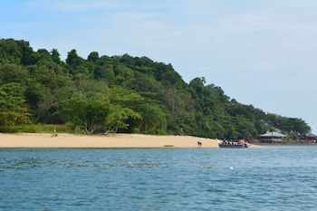 the jemuruk island resort