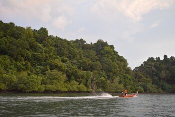 the jemuruk island resort