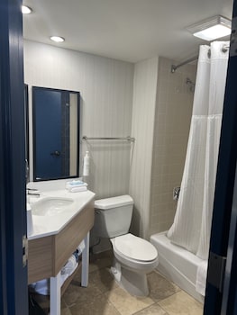 Spark By Hilton Green Bay,Brown County>>Ashwaubenon,3 star