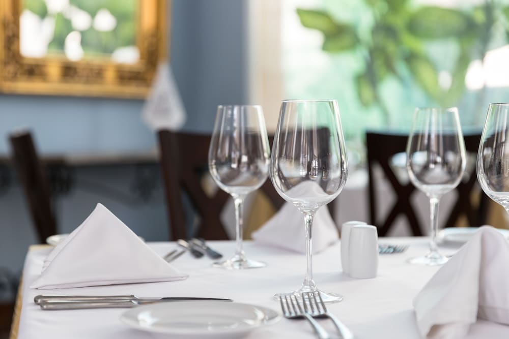 lp los portales hotel piura