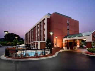 hampton inn greensboro airport