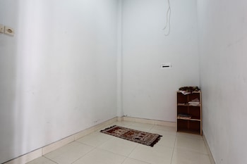 reddoorz near adisucipto airport 3