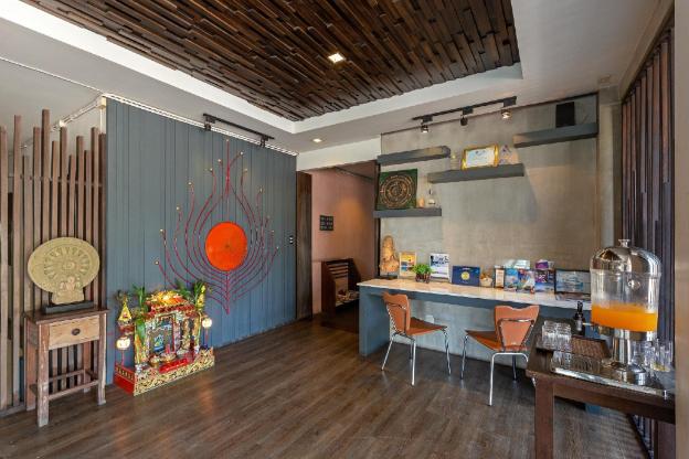 phu ke ta the hip service apartment and hotel