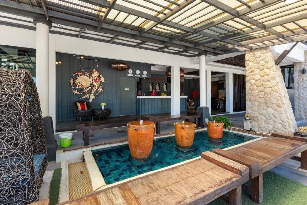 phu ke ta the hip service apartment and hotel