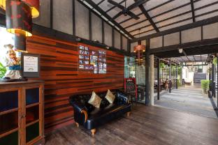 phu ke ta the hip service apartment and hotel