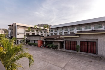 phu ke ta the hip service apartment and hotel