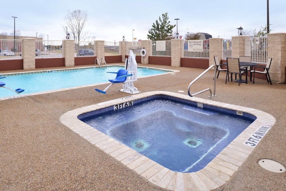hampton inn and suites greenville