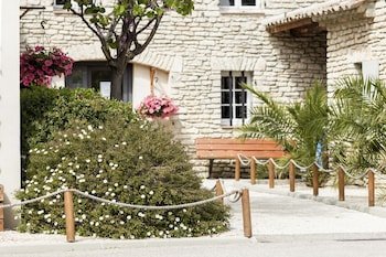 Residence Nemea Les Mazets Du Ventoux,La Roque-Alric>>Avignon,4 star