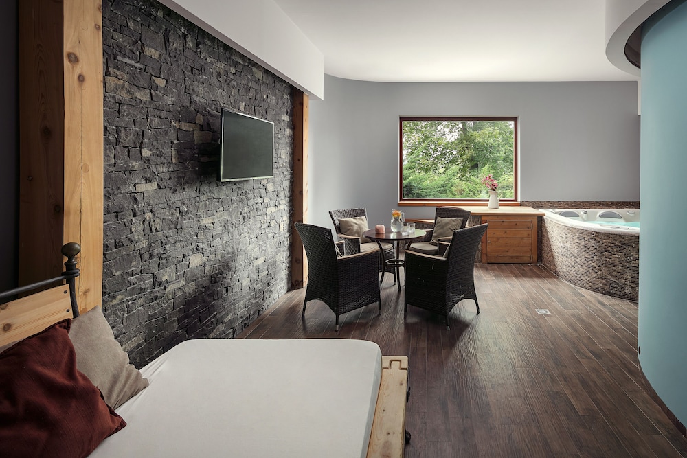 golf and spa kuneticka hora
