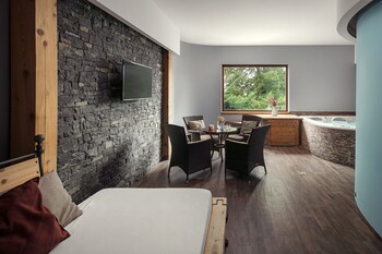 golf and spa kuneticka hora