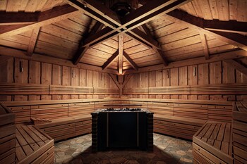 golf and spa kuneticka hora