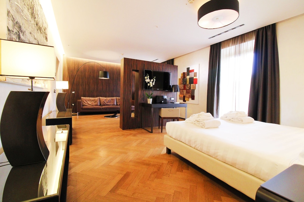 divina luxury hotel