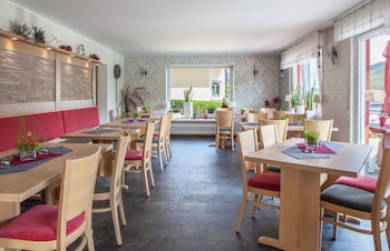 hotel restaurant weingut kapellenhof