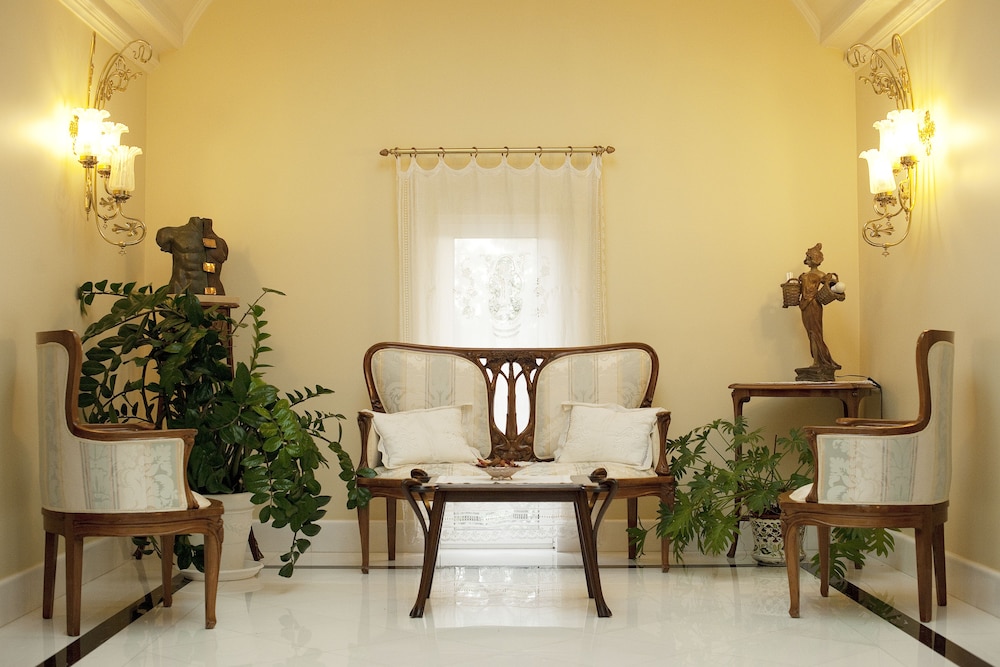 hotel boutique edelweiss la garriga adults only