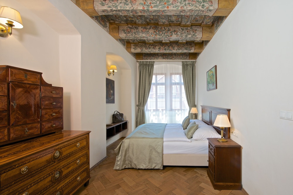 residence u mecenase