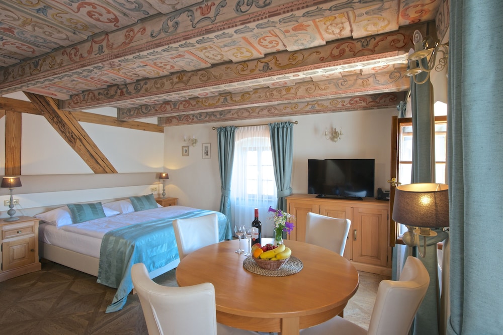 residence u mecenase