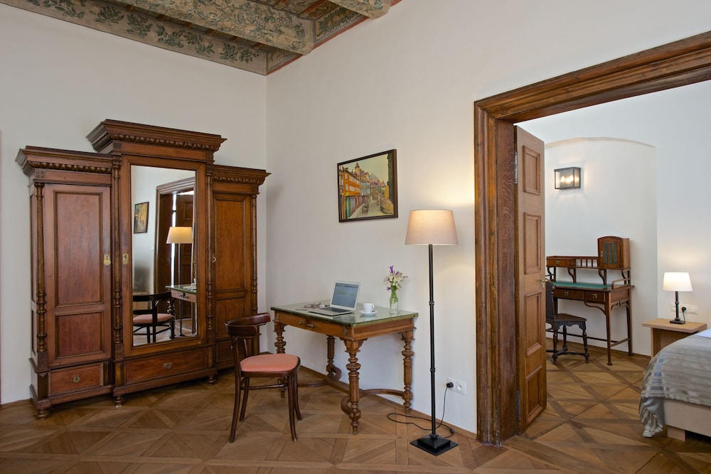 residence u mecenase