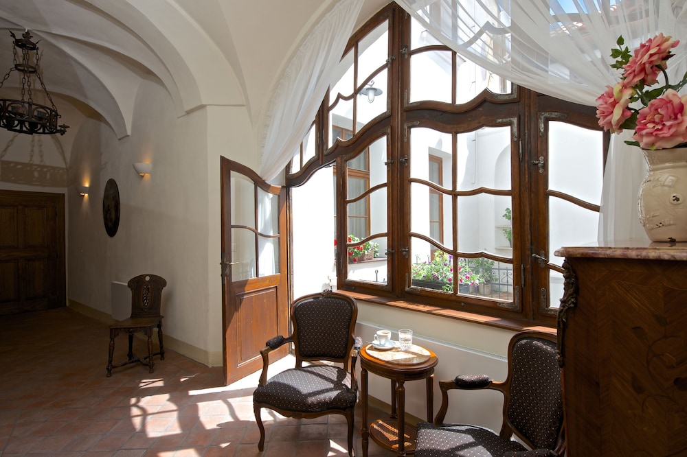 residence u mecenase