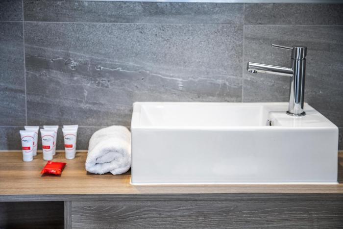 nightcap at ashley hotel