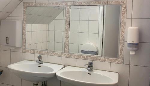 mellbystrands vandrarhem and stugor solstickan