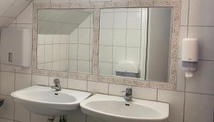 mellbystrands vandrarhem and stugor solstickan