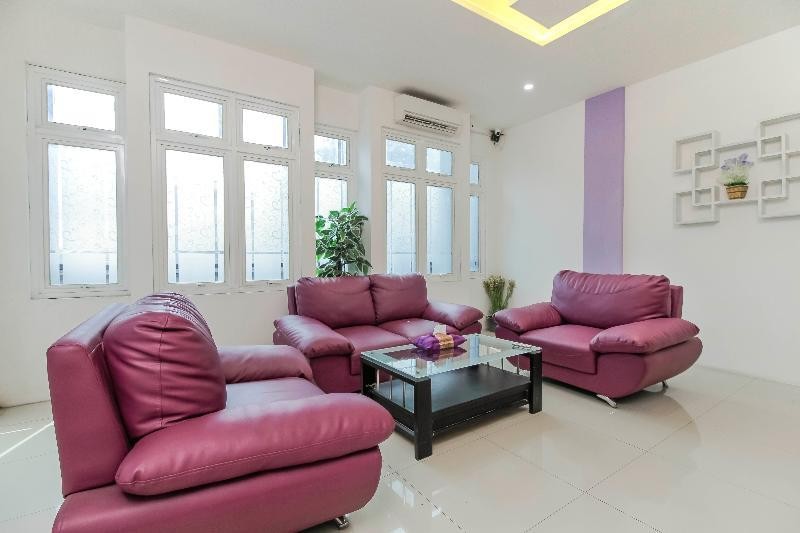 reddoorz plus near stasiun bekasi