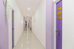 reddoorz plus near stasiun bekasi