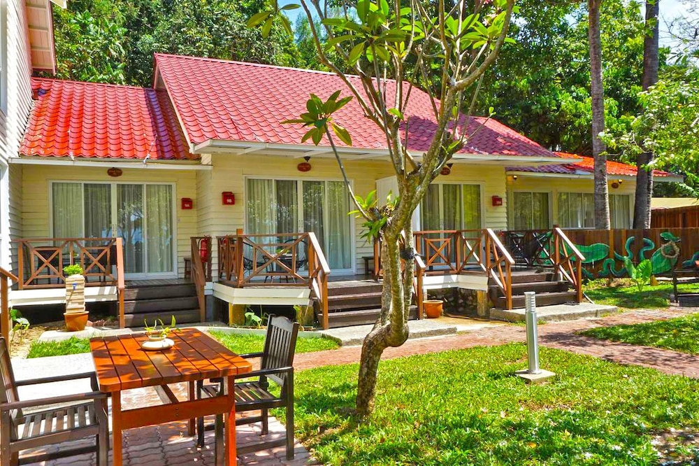 sutera sanctuary lodges at manukan island