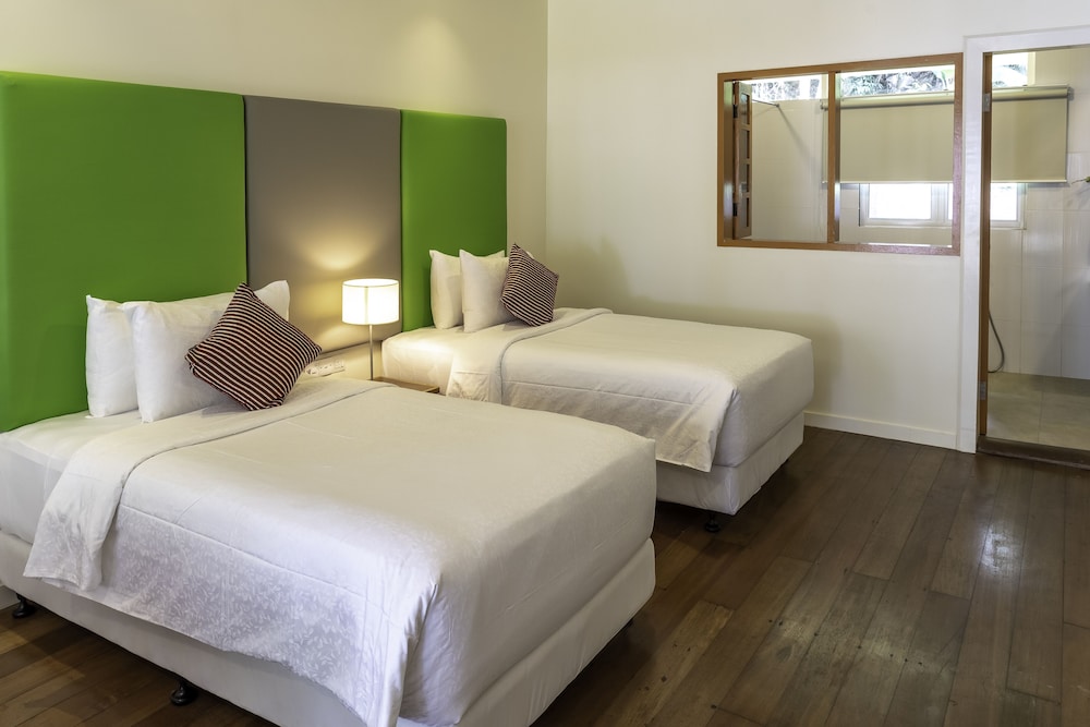 sutera sanctuary lodges at manukan island