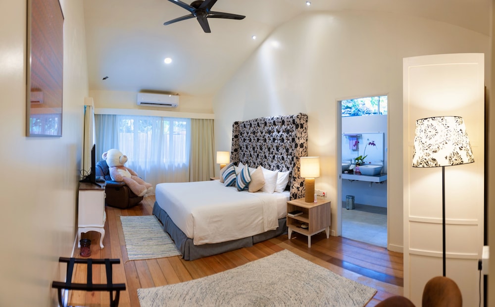 sutera sanctuary lodges at manukan island
