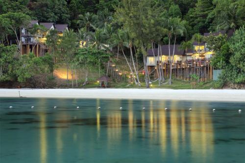 sutera sanctuary lodges at manukan island