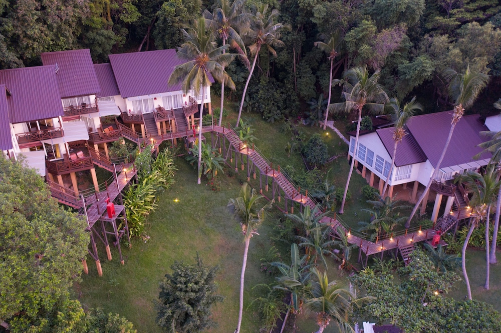 sutera sanctuary lodges at manukan island