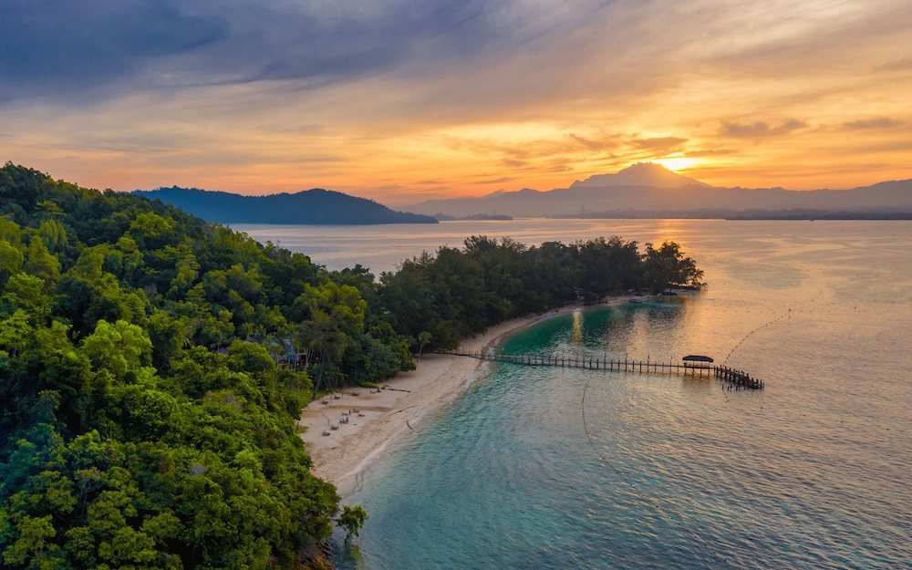 sutera sanctuary lodges at manukan island