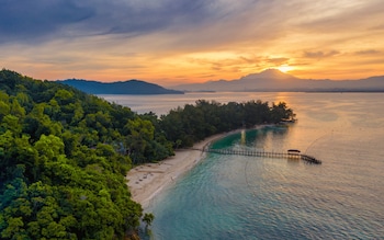 sutera sanctuary lodges at manukan island