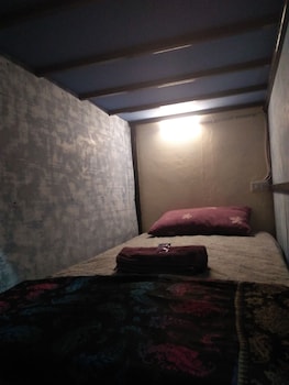 salty dog hostel