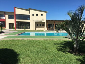 Shumba Lodge,,2 star