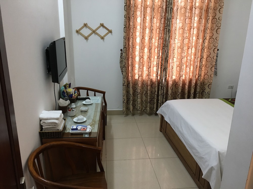 khach san phuong dong