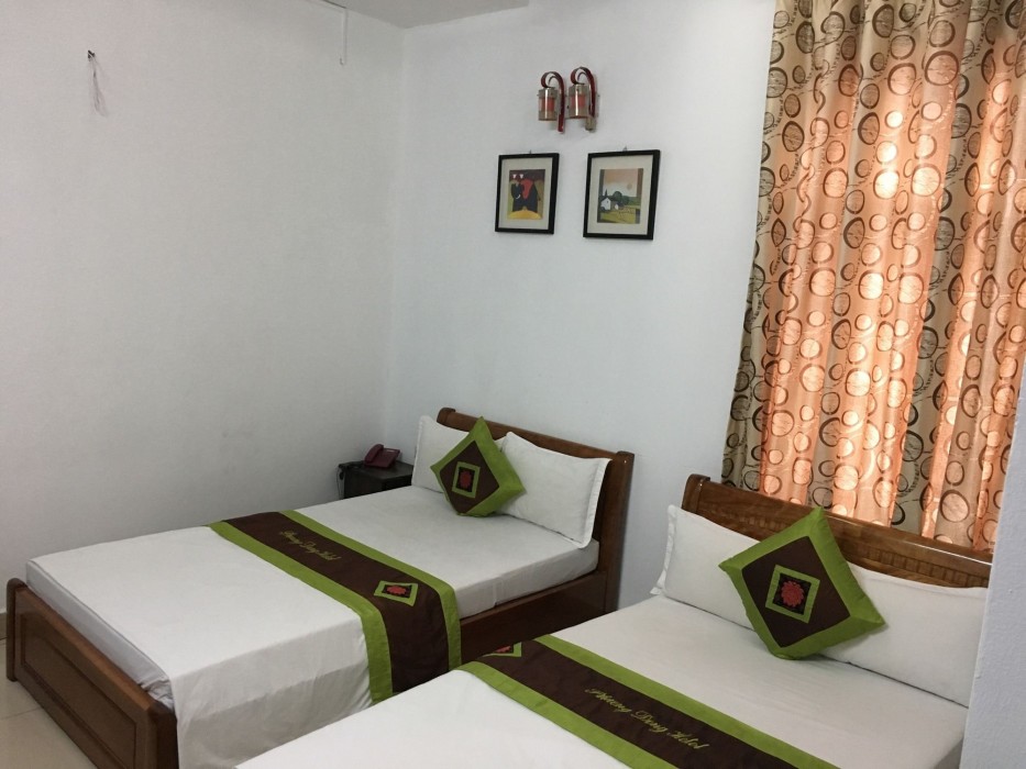 Khach San Phuong Dong,,3 star