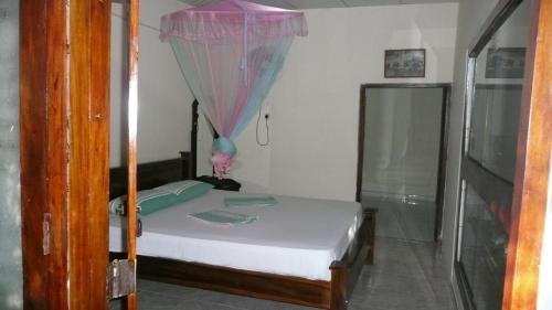 silent bungalow river side