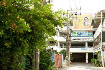 Rimnam Hotel Suk Sawat 70,,3 star