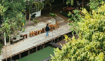 rimnam hotel suk sawat 70
