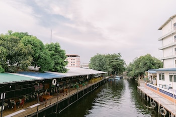 Rimnam Hotel Suk Sawat 70,,3 star