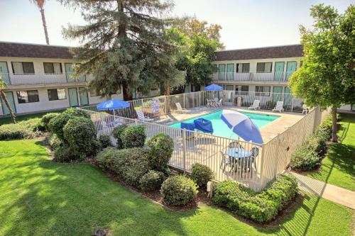 motel 6 porterville ca