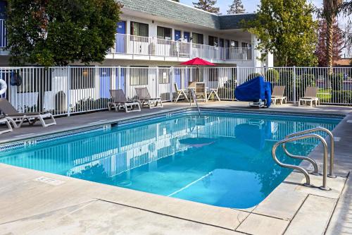 motel 6 porterville ca