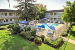 motel 6 porterville ca