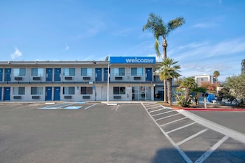 motel 6 tulare ca