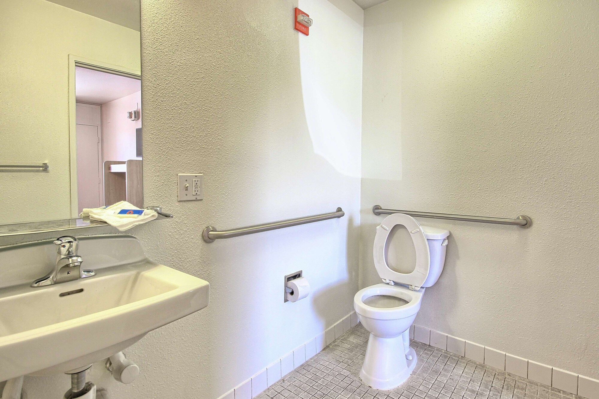 motel 6 tulare ca