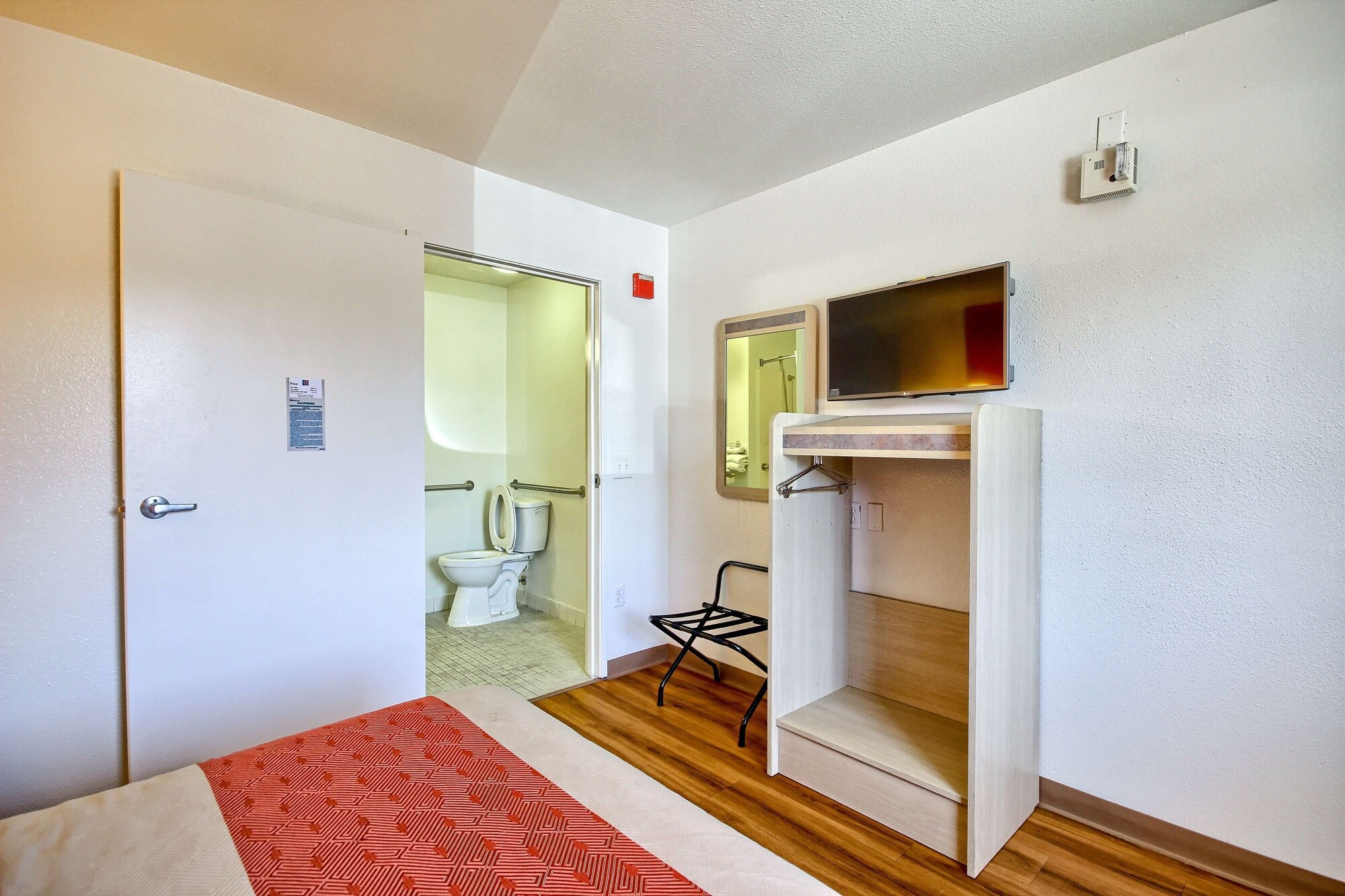 motel 6 tulare ca